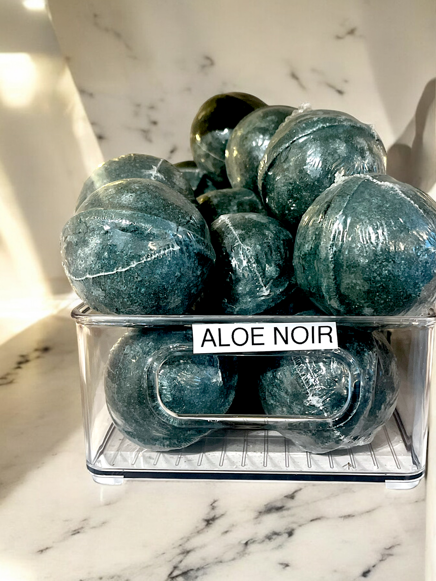 Aloe Noir Bath Bomb